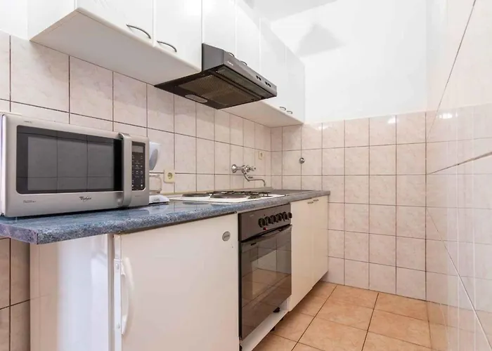 With A - C In Punat-insel Krk 55103 *