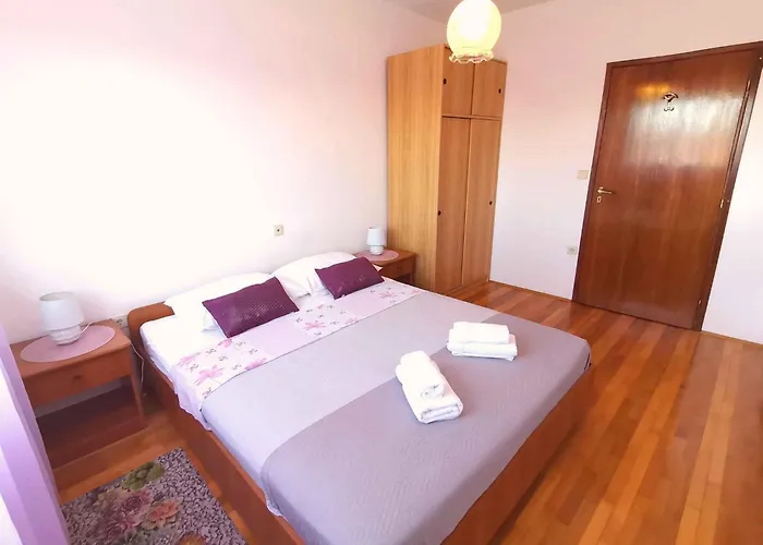 With A - C In Punat-insel Krk 55103 *