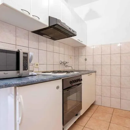 With A - C In Punat-insel Krk 55103 *